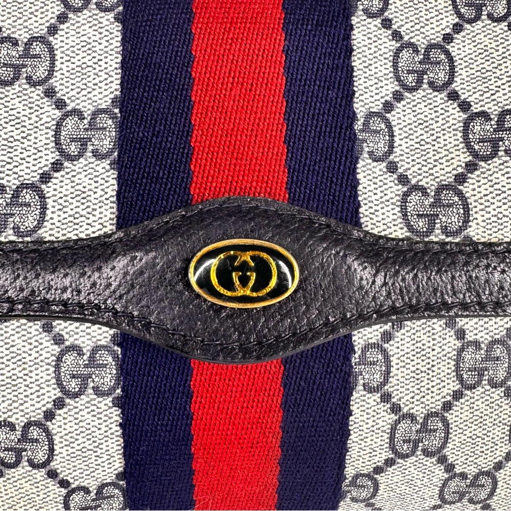 GUCCI GG Monogram Supreme Vintage Clutch – Navy Blue - Picture 10 of 15
